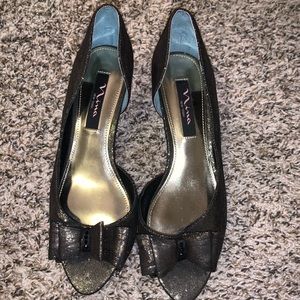 NWOT gold and black shoes